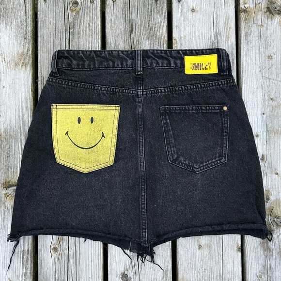 Desigual X Smiley⎪Black Denim Mini Skirt - Picture 5 of 9